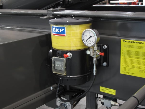 Image shows an SKF closed, sealed lubrication system